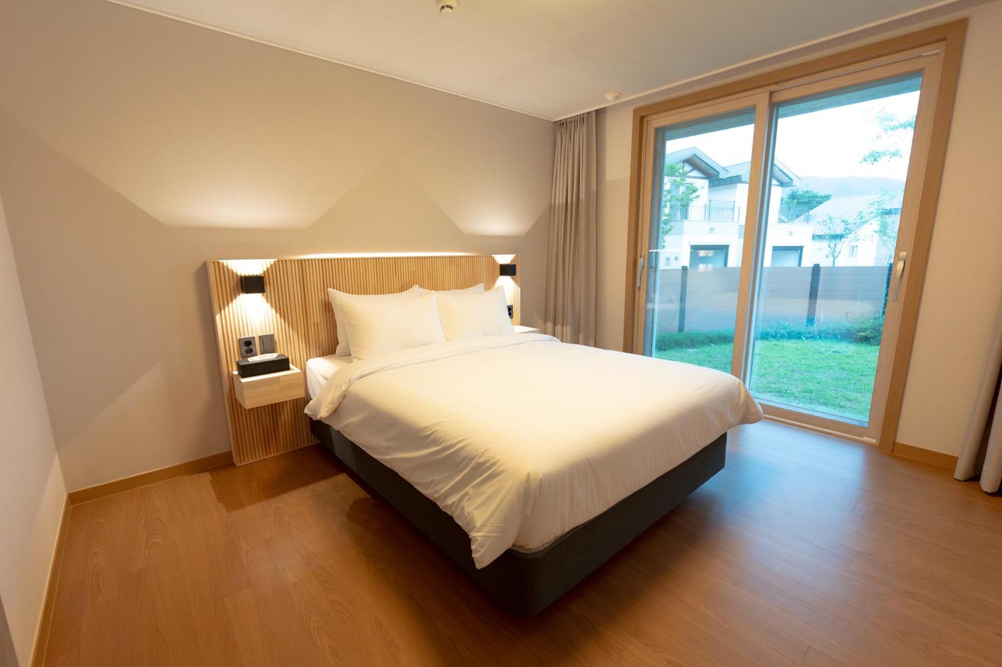 Le Comte Bleu Hotel Pyeongchang Bagian luar foto