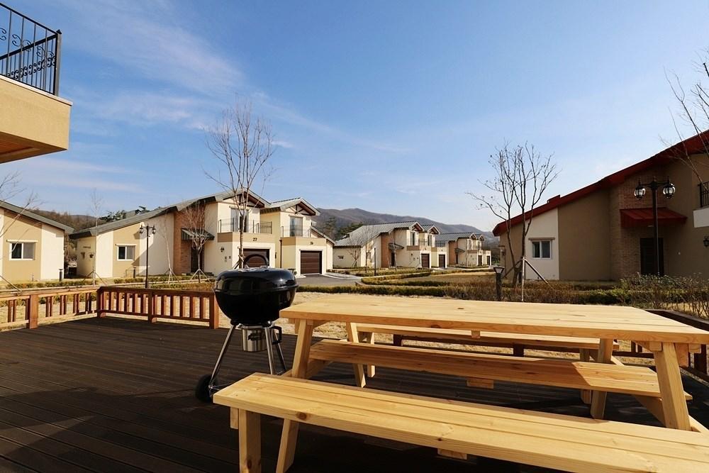 Le Comte Bleu Hotel Pyeongchang Bagian luar foto